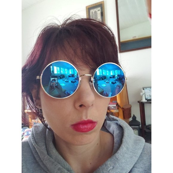 NWOT Retro Blue Round Sunglasses - Picture 3 of 3